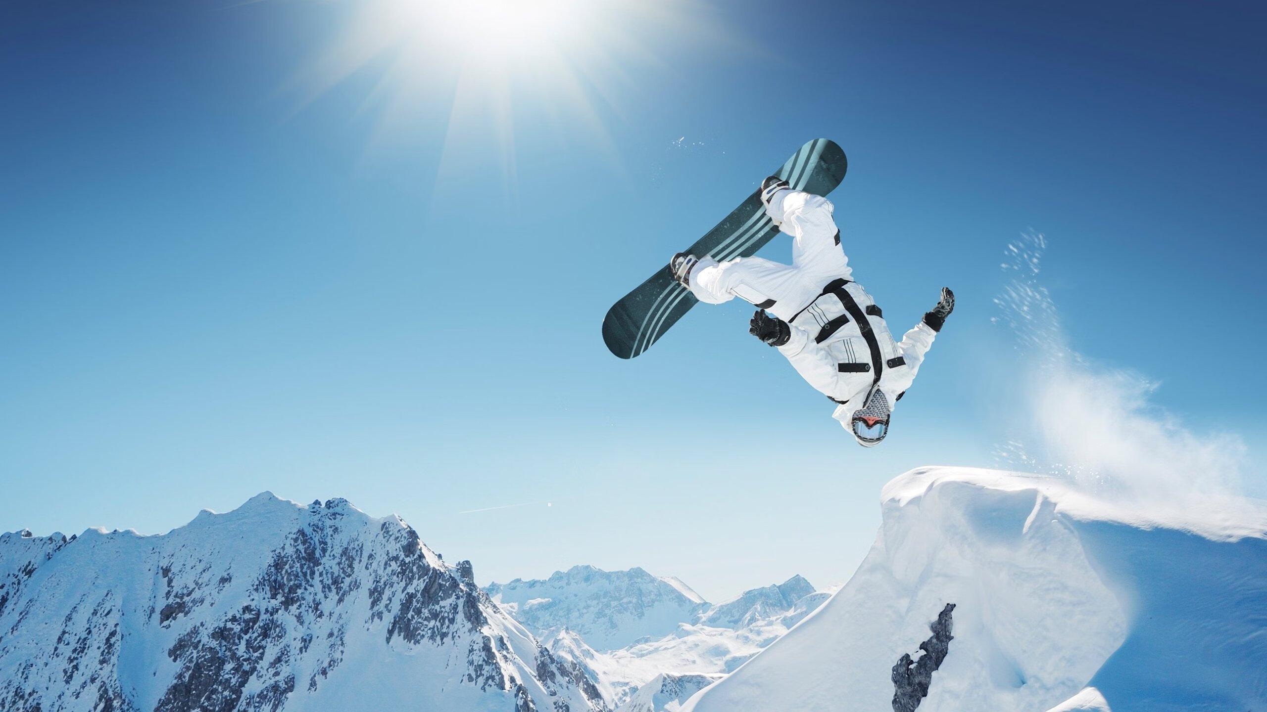 体育经济热潮席卷全球，赛事商业化与品牌价值创新高