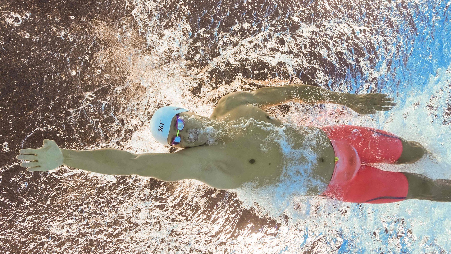 世锦赛激战正酣 顶尖选手突破极限创佳绩